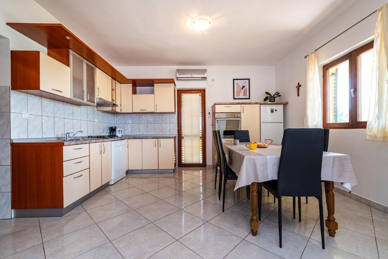 Apartment Marija Novigrad  Екстер'єр фото