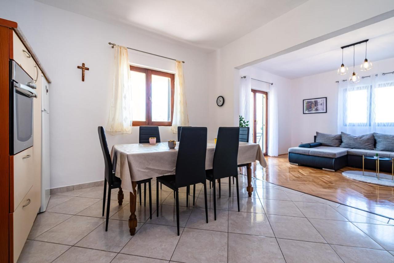 Apartment Marija Novigrad  Екстер'єр фото
