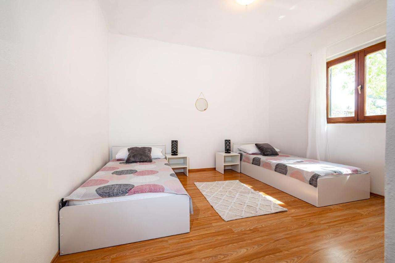Apartment Marija Novigrad  Екстер'єр фото